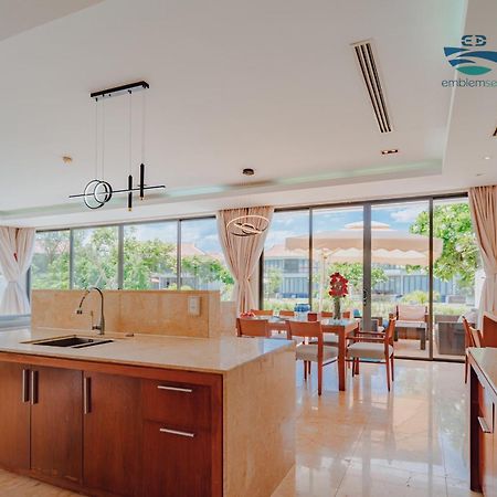 Emblem Sea 4 Bedroom Villas Da Nang Exterior photo