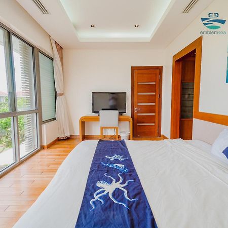 Emblem Sea 4 Bedroom Villas Da Nang Exterior photo