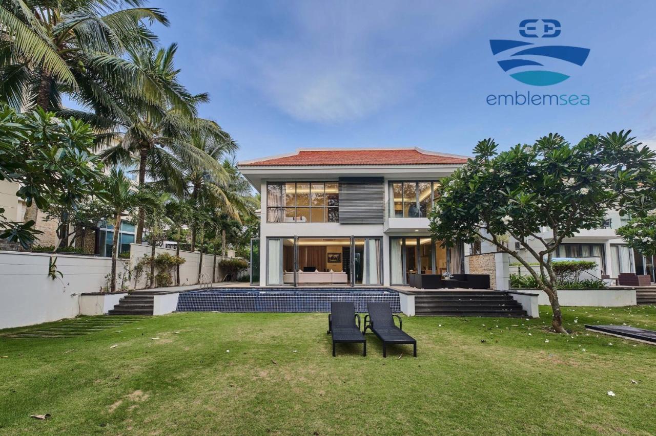 Emblem Sea 4 Bedroom Villas Da Nang Exterior photo