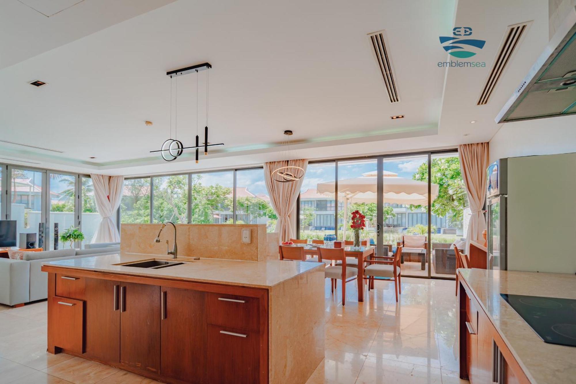 Emblem Sea 4 Bedroom Villas Da Nang Exterior photo