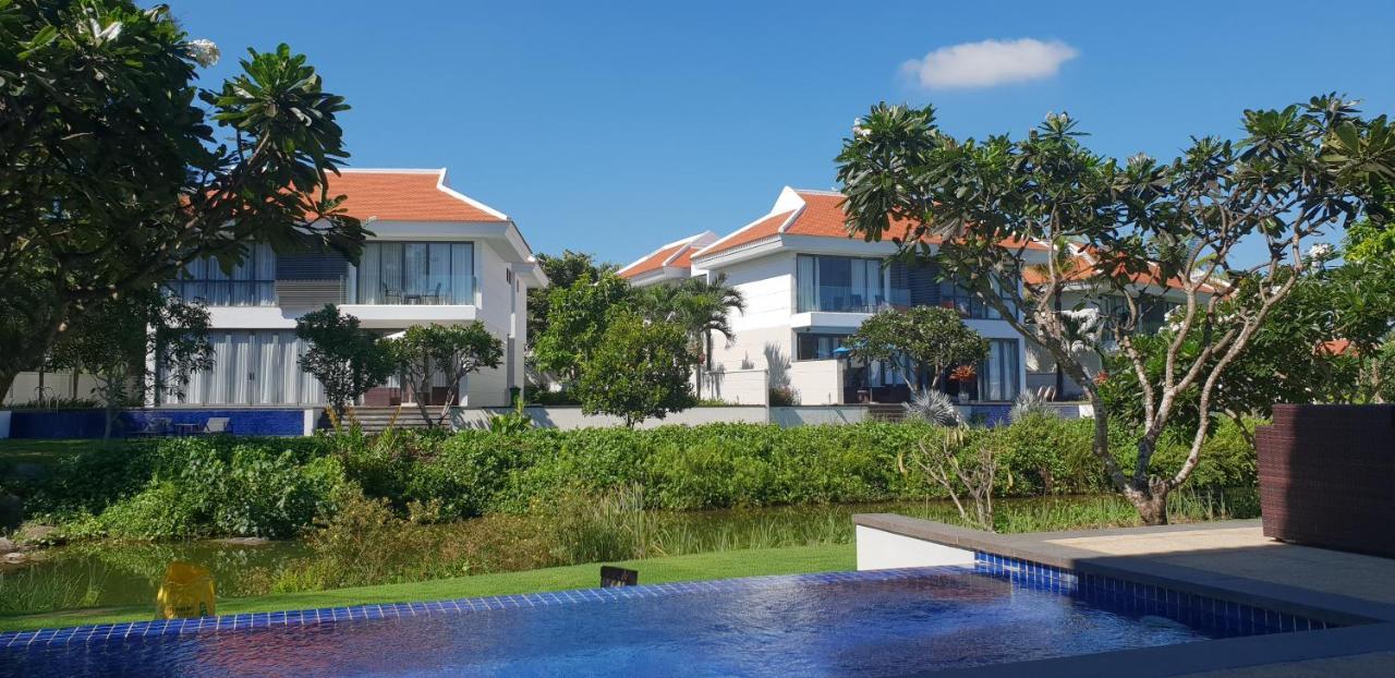 Emblem Sea 4 Bedroom Villas Da Nang Exterior photo